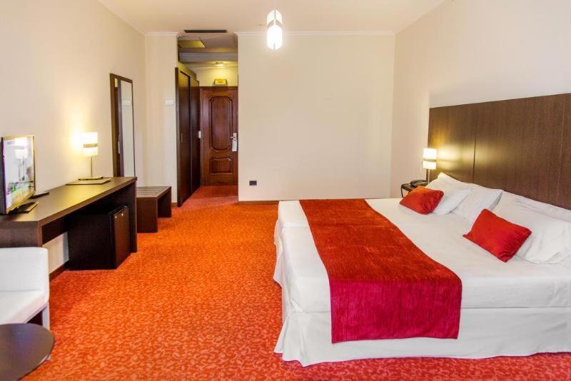 Hotel O Val Do Naseiro Viveiro Zimmer foto